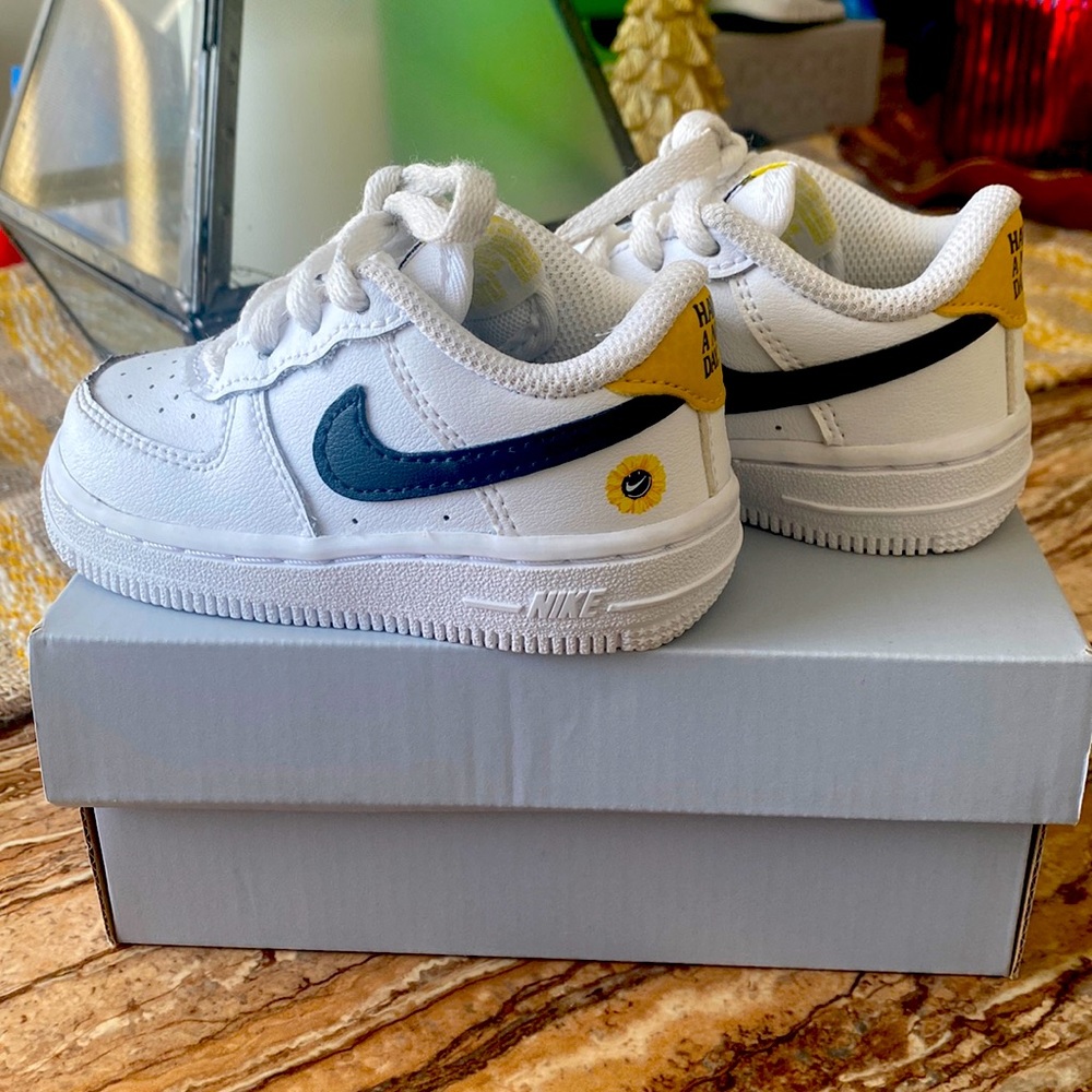 Nike Air Force 1 size 5c for toddlers
